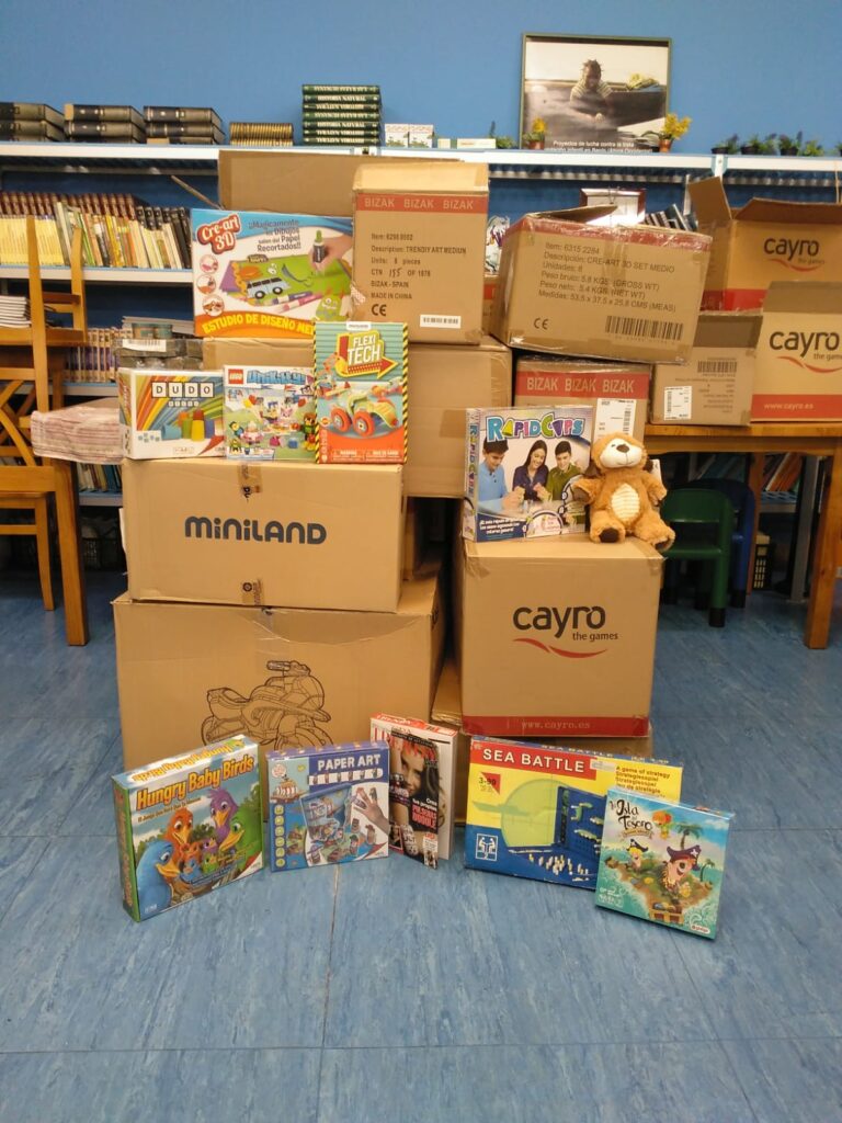 La Fundación Crecer Jugando sigue repartiendo juguetes