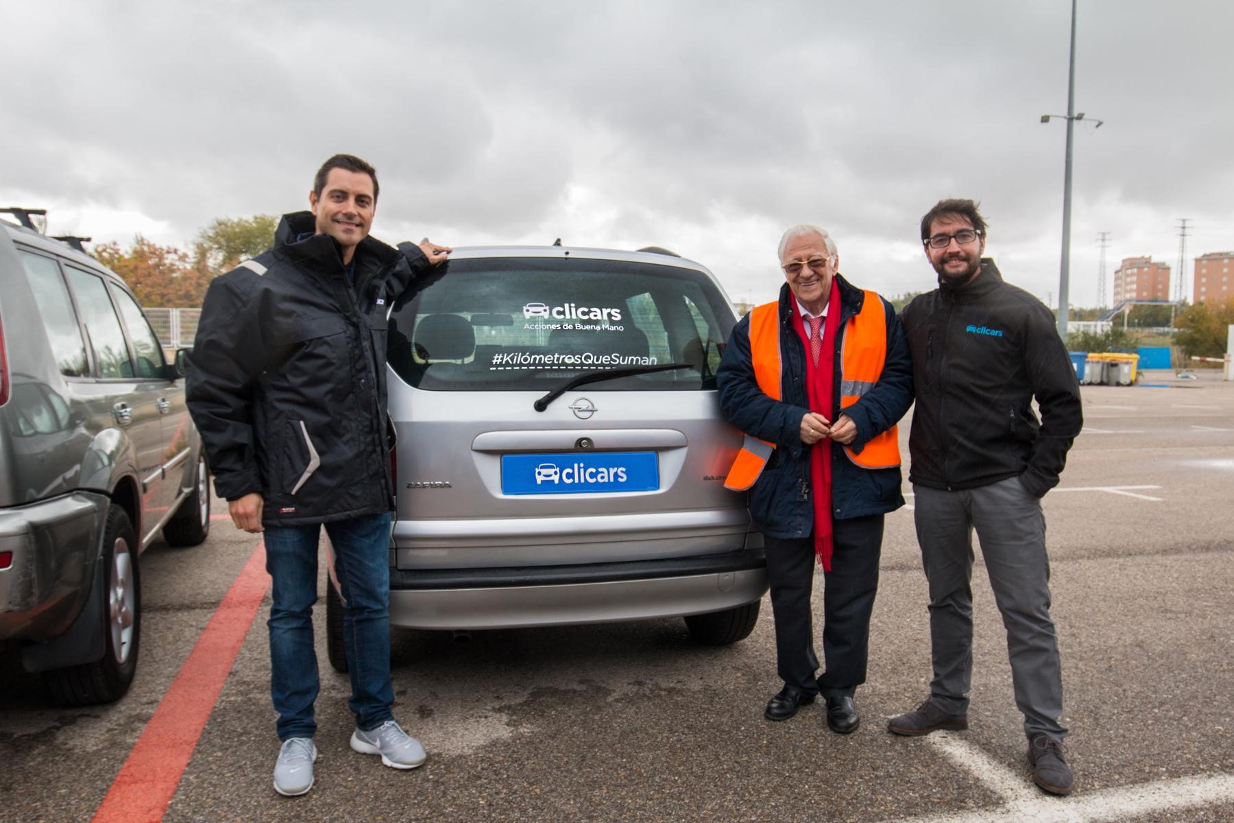 Clicars cede vehículos para colaborar  con Mensajeros de la Paz