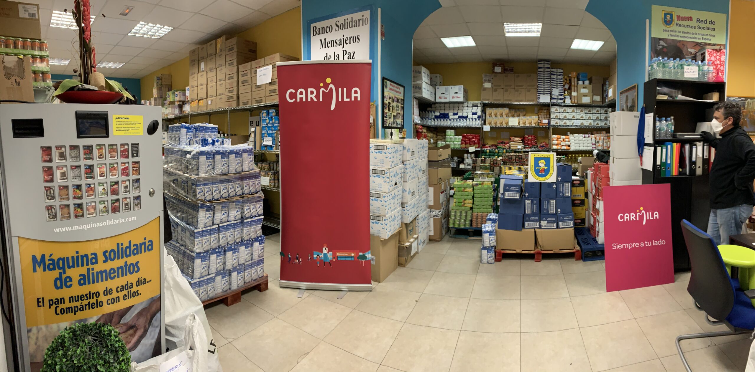 Carmila dona al Banco Solidario varios palets con alimentos de primera necesidad