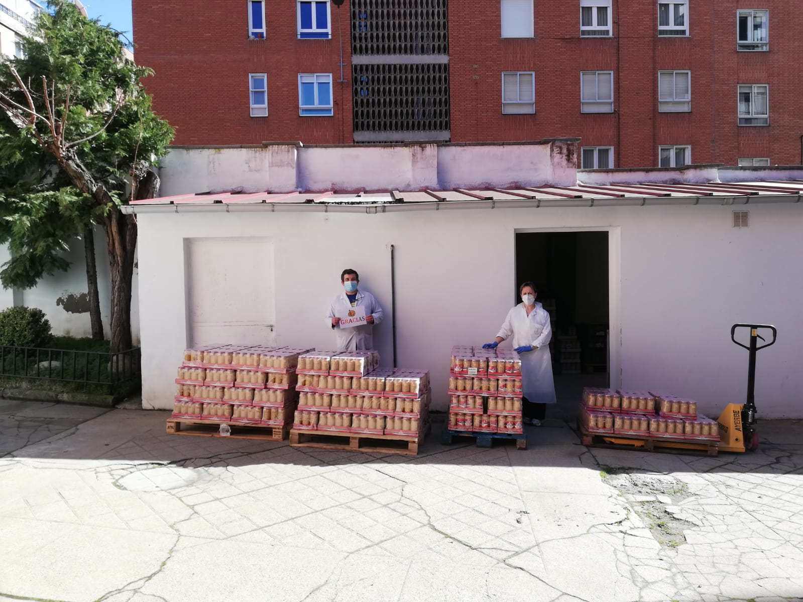 @LegumbreLuengo vuelve a donar a nuestro Banco Solidario productos de primera necesidad