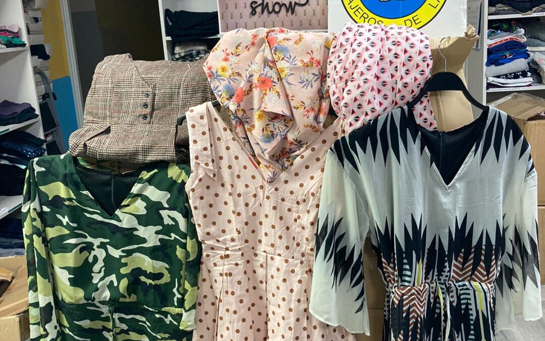 Smile Show dona a la Fundación Mensajeros de la paz 409 prendas de mujer