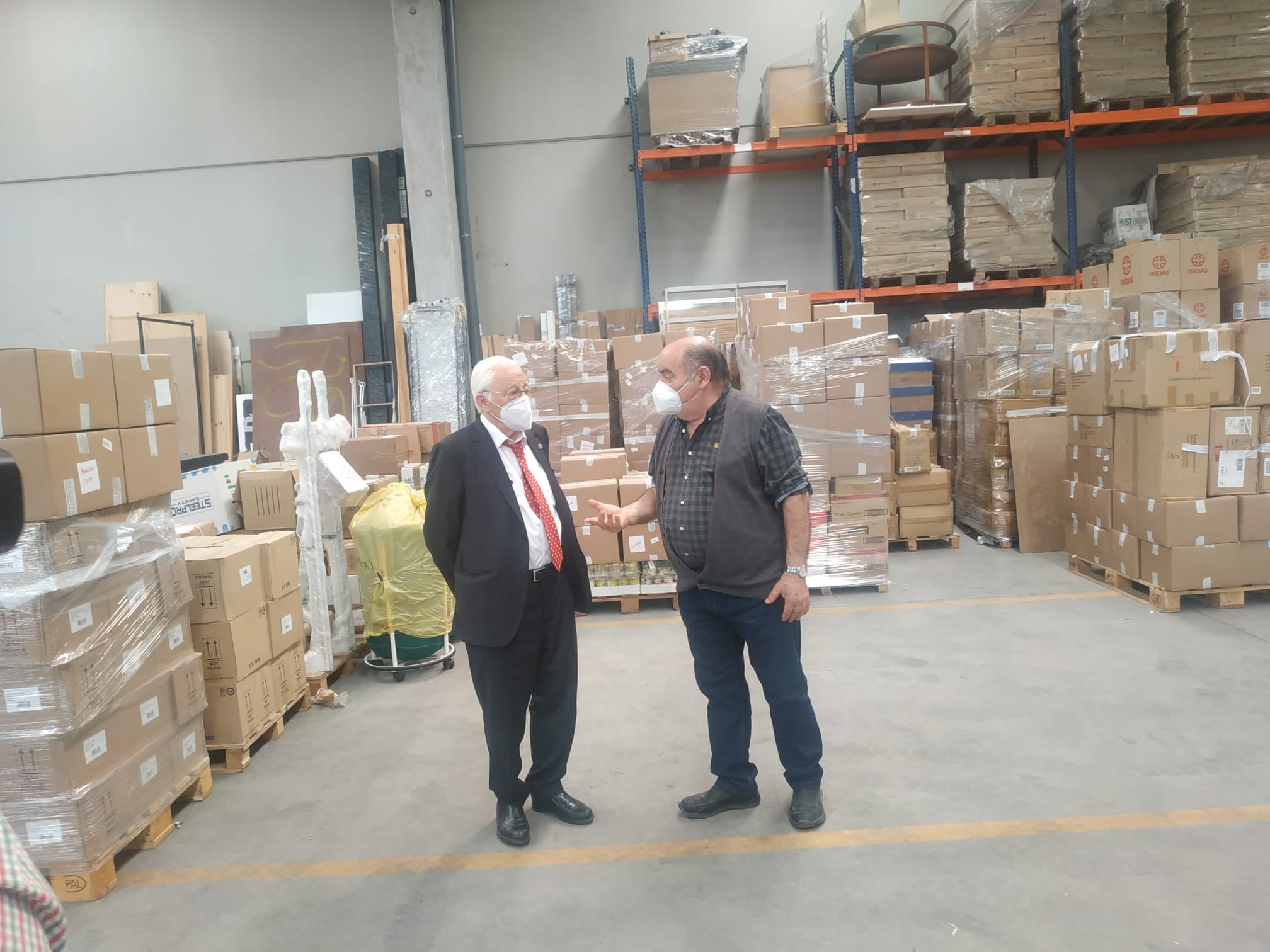 El Espinar envía un contenedor de ayuda humanitaria