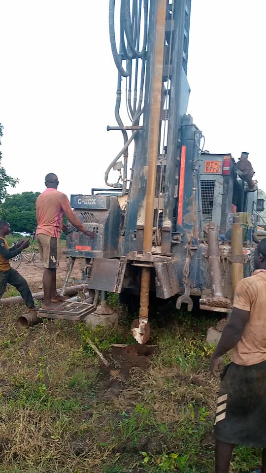 Perforación del Pozo de agua en Koutitapa