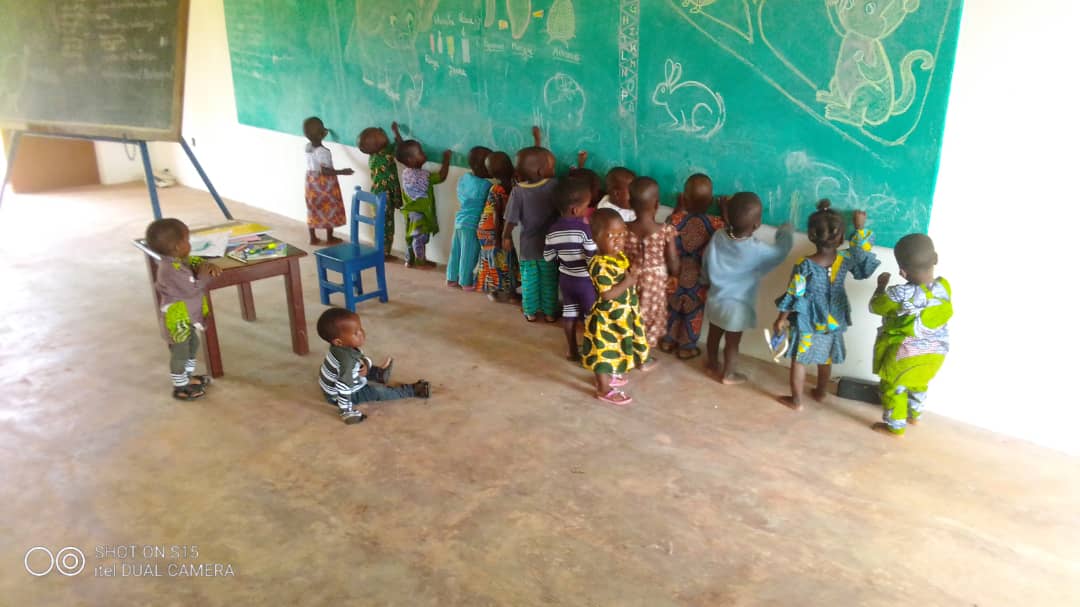 Centro de Día “Vida después de la Vida» en Tchatchegou – Benin: UNA ESCUELA EN PROGRESO