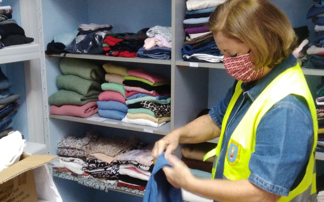 Se ha comenzado a distribuir la ropa de invierno a las familias que son usuarias de la Residencia Familiar