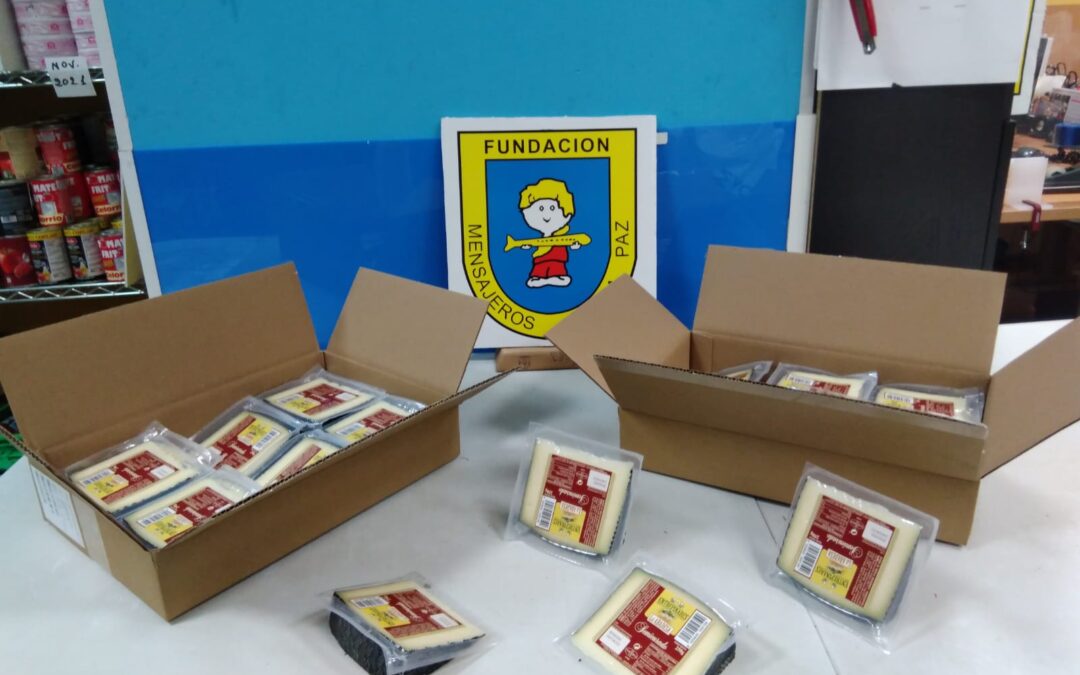 El Grupo Elanco @elancoanimalhealth , a través del Programa Sumando Juntos, nos ha hecho llegar 54Kg. de queso