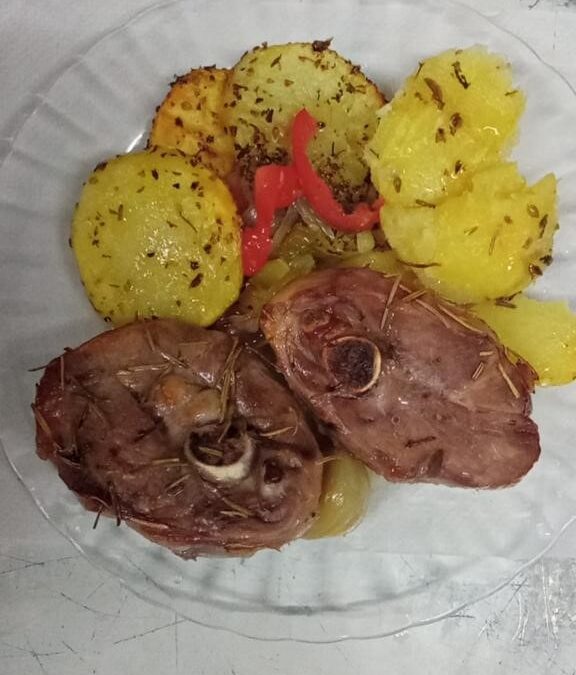 Menú especial en todos nuestros comedores familiares en Madrid y Leon, gracias a la colaboración, un año más de INTEROVIC
