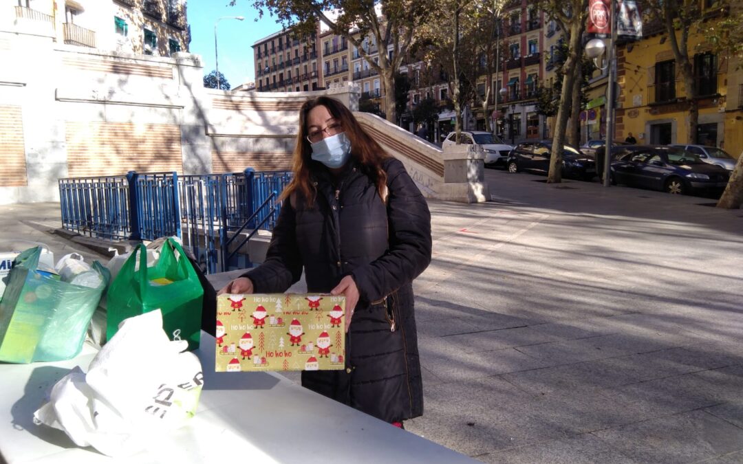 Los Pajes de sus Majestades los Reyes Magos de Oriente, ayudando para que todos los niños que atiende la Fundación Mensajeros de la Paz