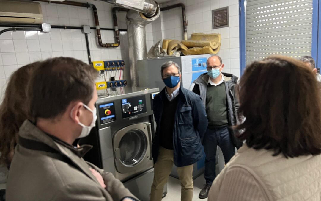 Visita de directivos del Grupo Elanco al Centro familiar Mensajeros de la Paz El Pozo