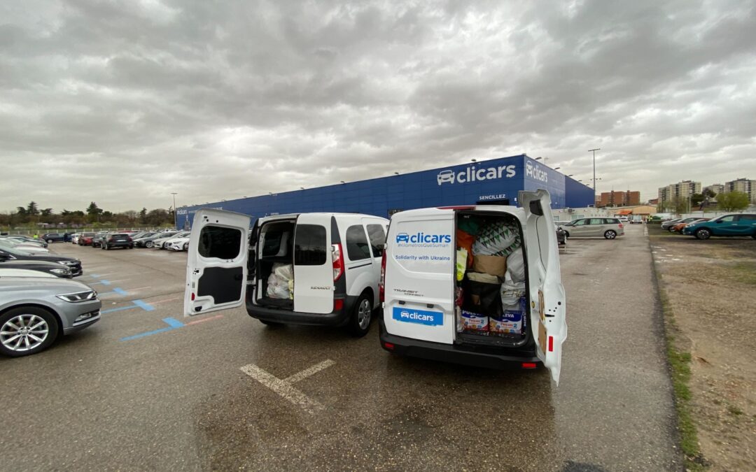 Envio de dos furgonetas para la frontera de Ucrania