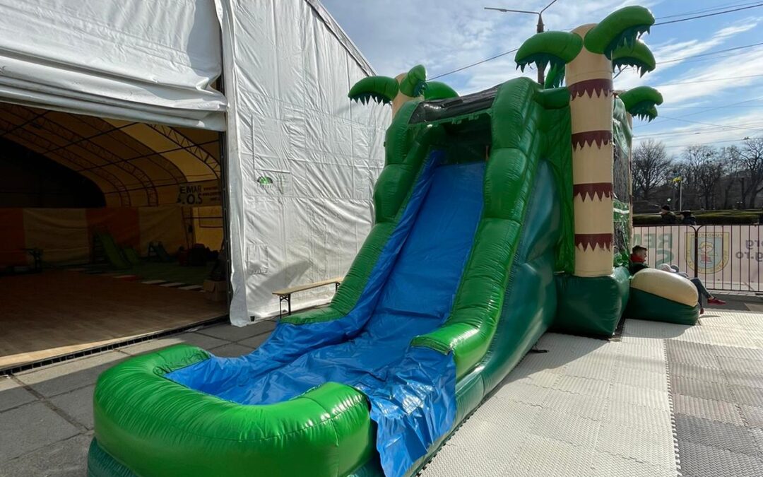 Creación de una sala de juegos en nuestras carpas en Cernauti – Ucrania