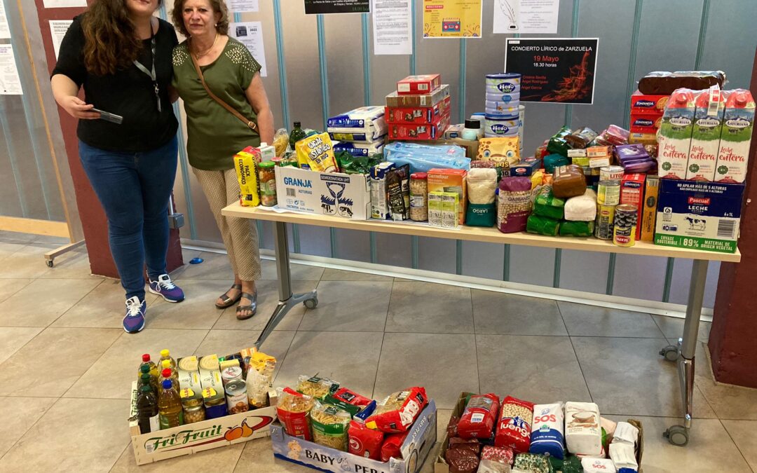 Donación alimentos del Centro Municipal de Mayores Carmen Laforet