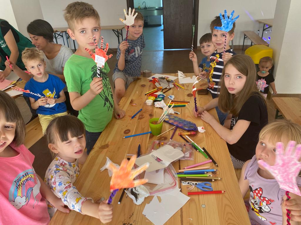 Actividades socioeducativas y de ocio con los mas pequeño en la ciudad de Nabad en Rumania frontera con Ucania