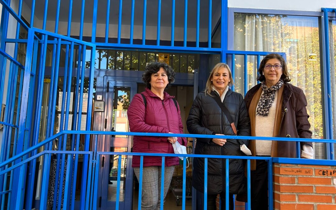 VISITA DE LA  Consejera De Políticas Sociales, Salud Pública Y Bienestar Animal a Dª Francisca Ángeles García Maeso