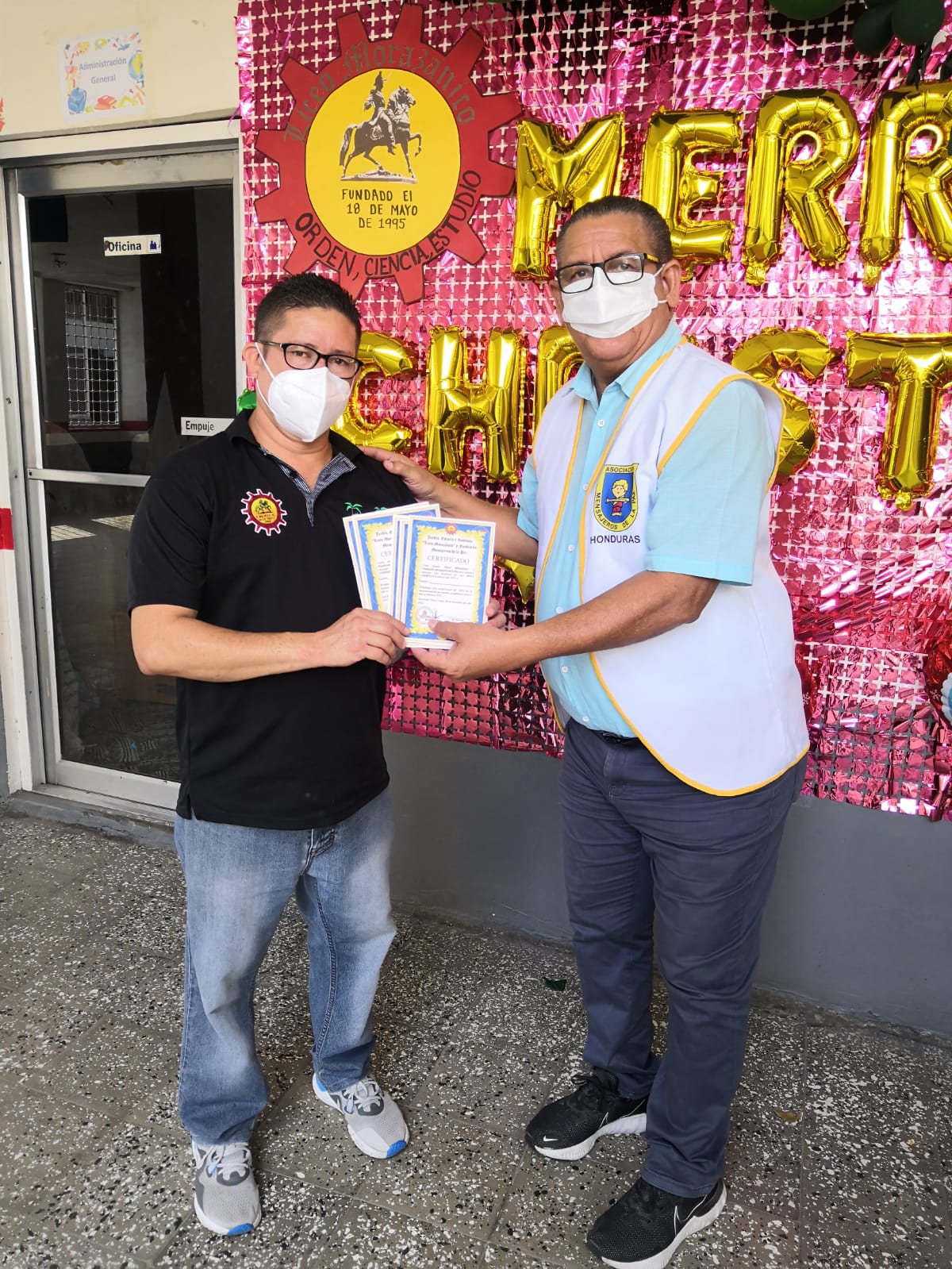 ENTREGA DE BECAS DEL LICEO MORAZANICO DE HONDURAS