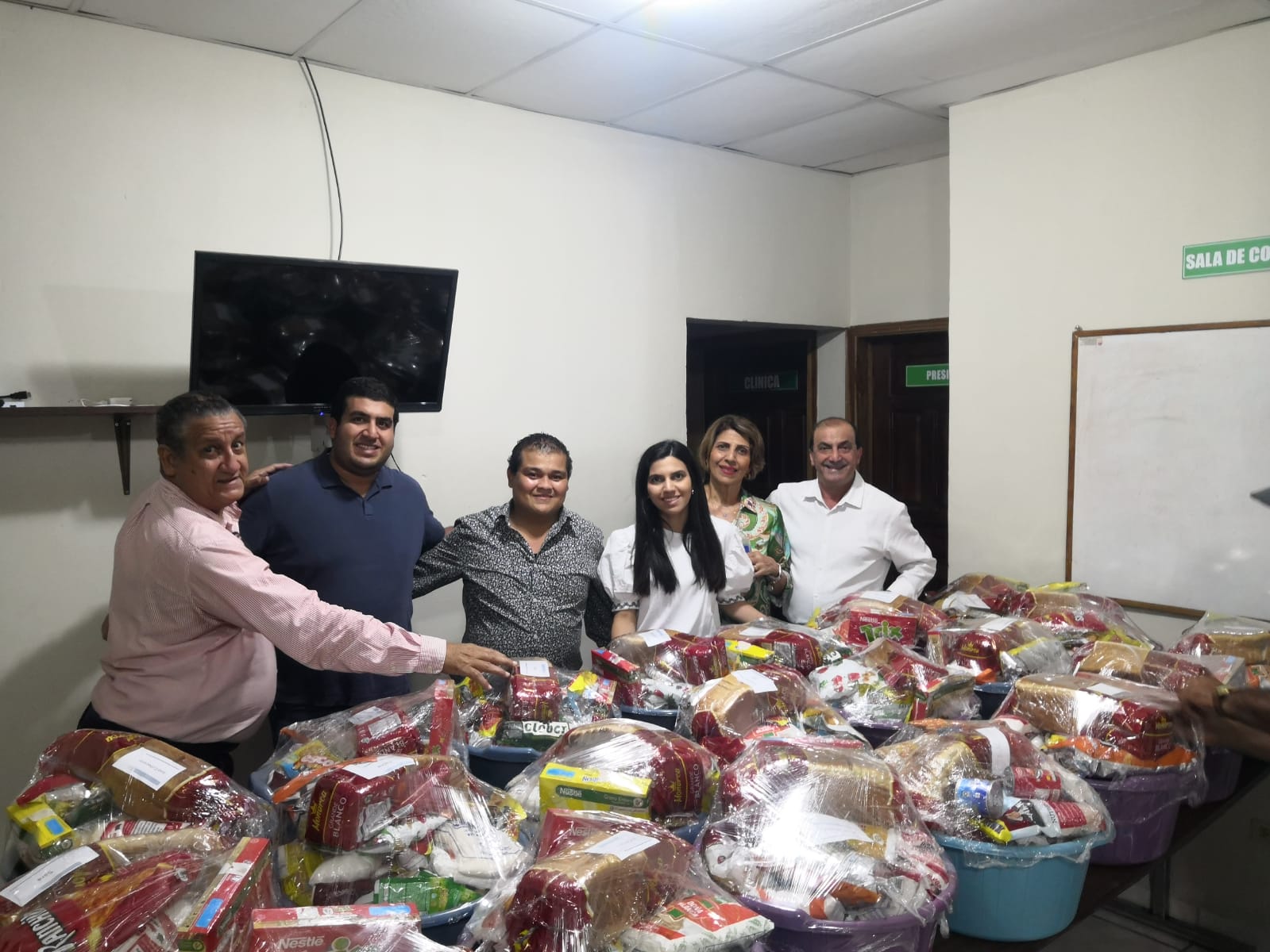 Entrega cestas de navidad en honduras