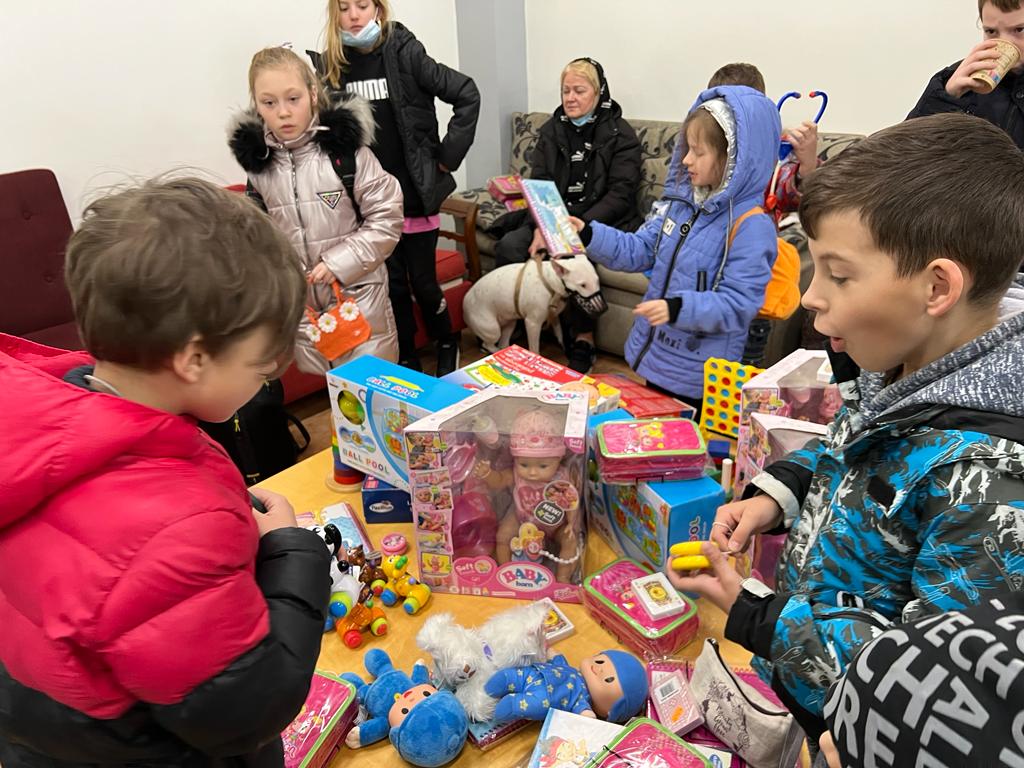 Un año de guerra, un año  de ayuda humanitaria dentro y fuera de Ucrania