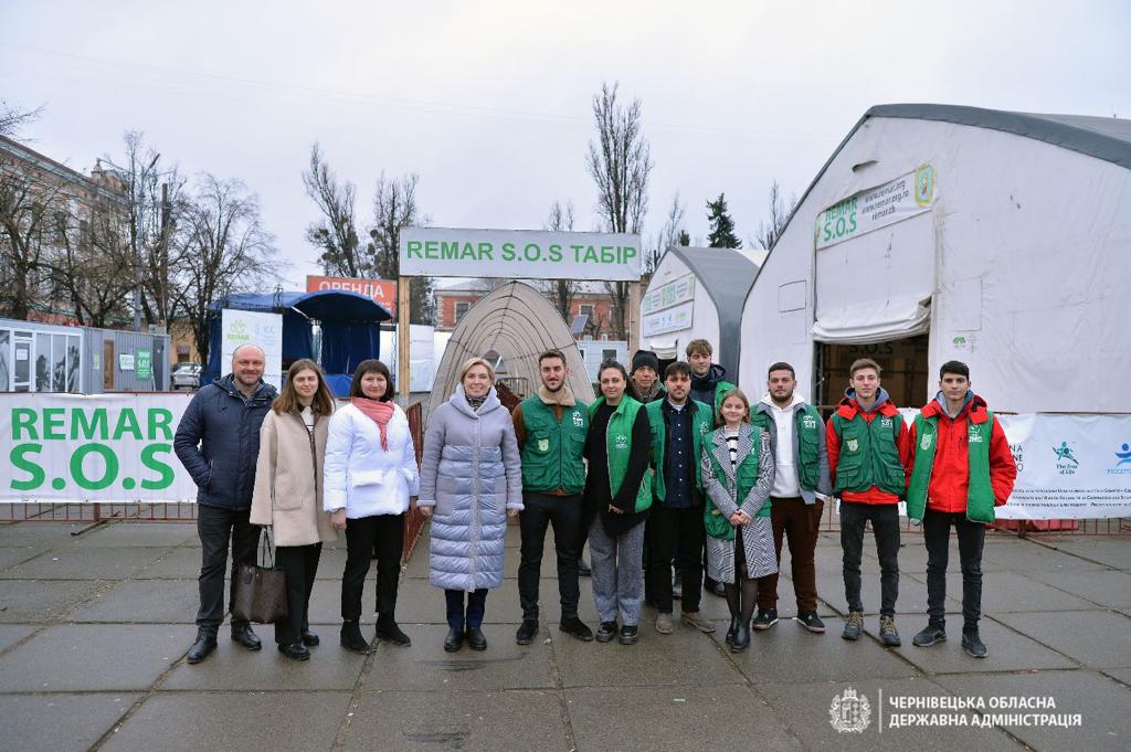 Visita de la Primera ViceMinistra de Ucrania al campamento de Chernivtsi