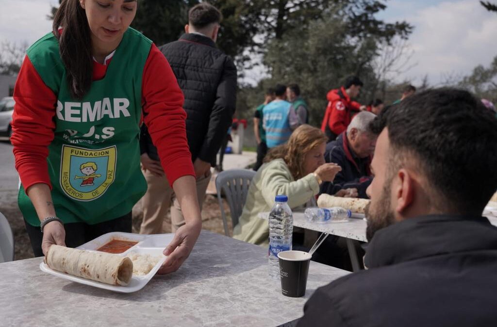 Continuamos con nuestra labor de ayuda de emergencia en Turquía después de los graves terremotos
