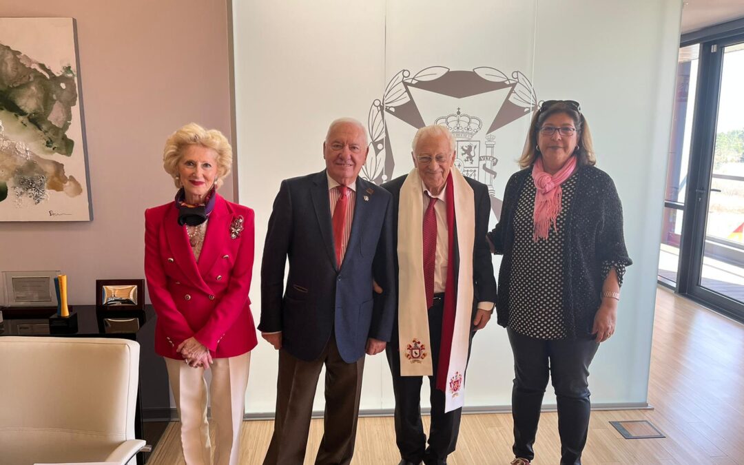 Entrega de un equipo de telemedicina del Consejo General de Enfermería