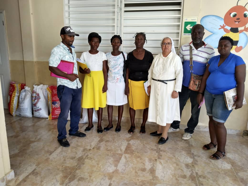 Continua nuestro apoyo en Puerto Príncipe (Haiti) ayudando a las familias más necesitadas con alimentación