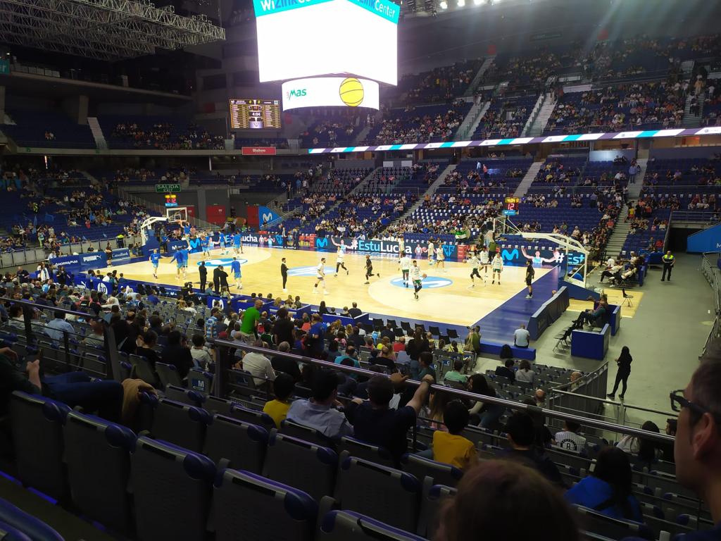 Donación de entradas para baloncesto de Fundación Forus