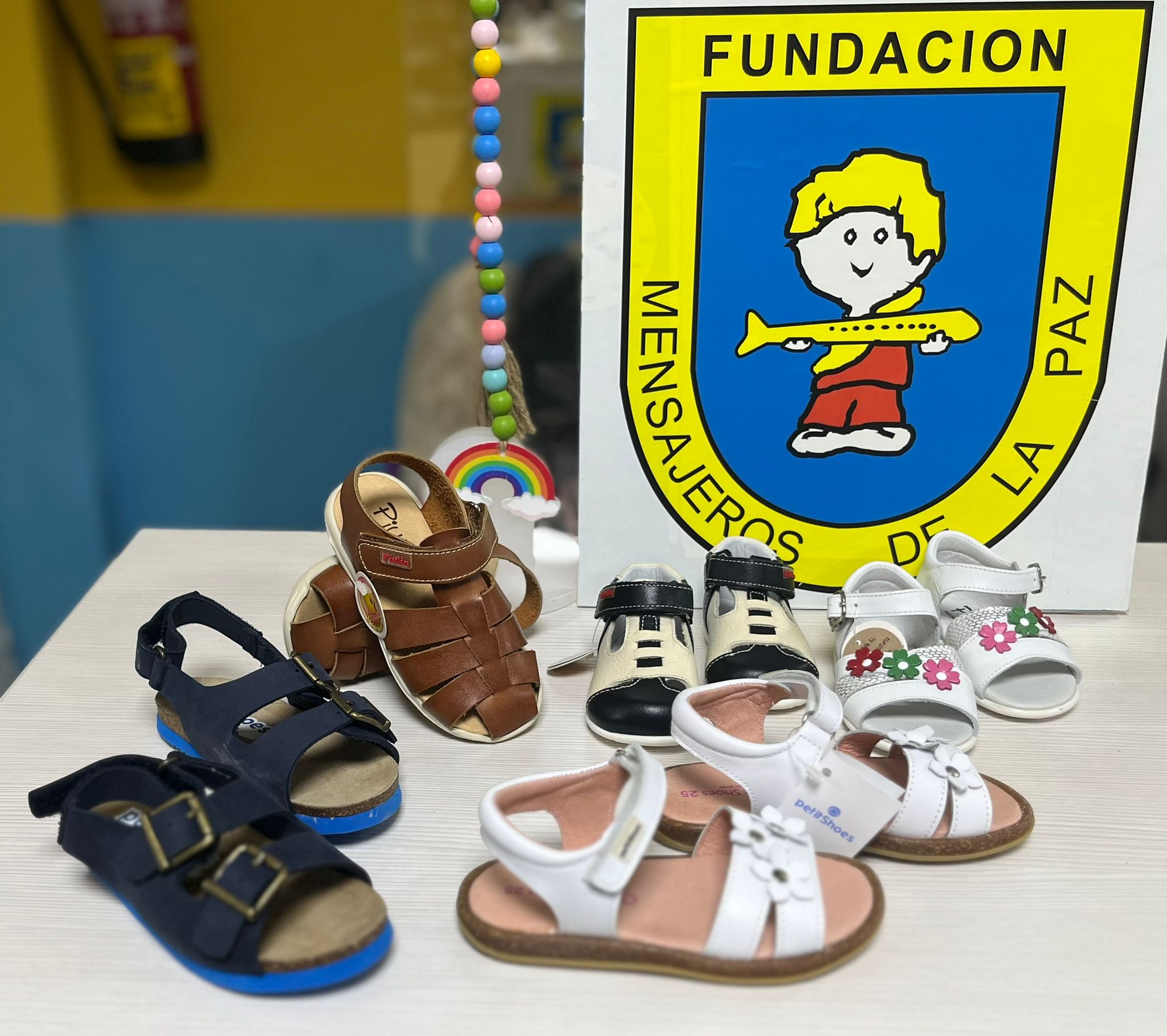 Donación calzado niños Montados Espinosa