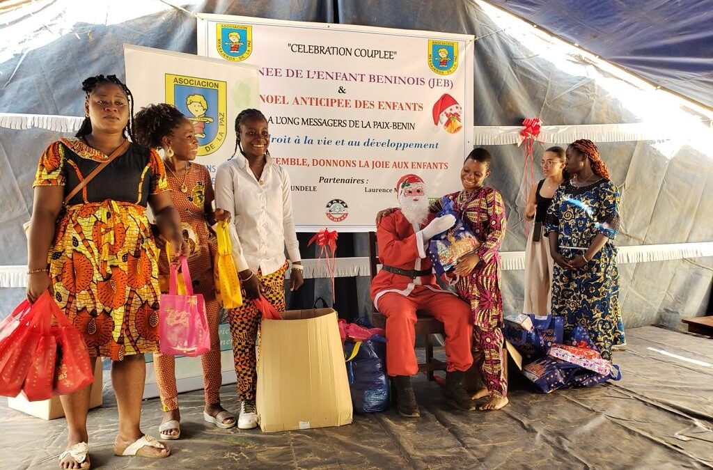 Celebración de la llegada de Papa Noel a Benin – Africa