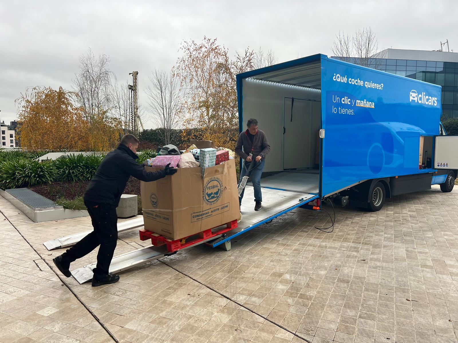 Colaboración CLICARS con el transporte de juguetes