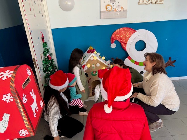Concurso de adornos navideños en el Centro Familiar El Pozo