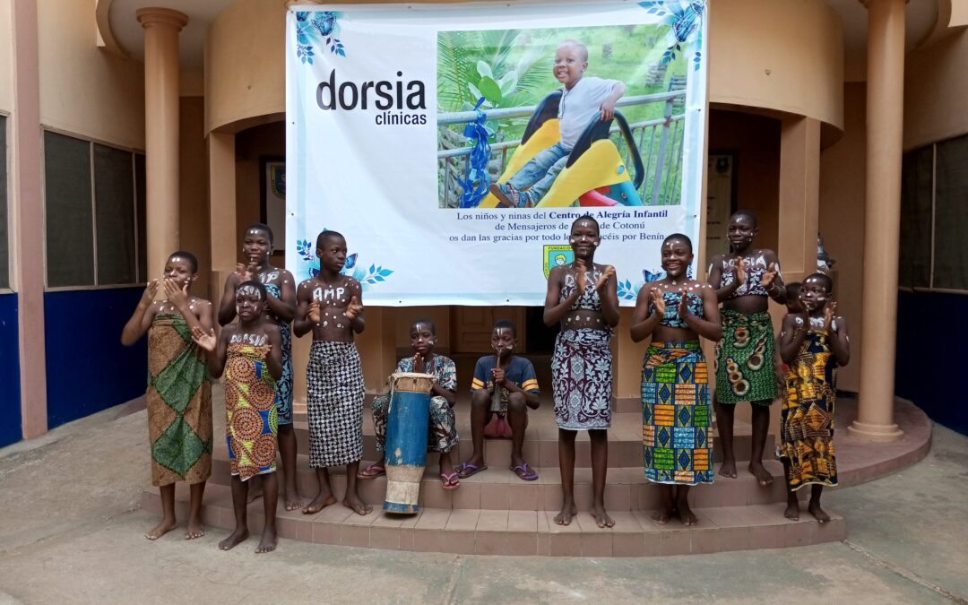 Agradecimiento colaboración proyectos infantiles en Benin de Clinicas Dorsia