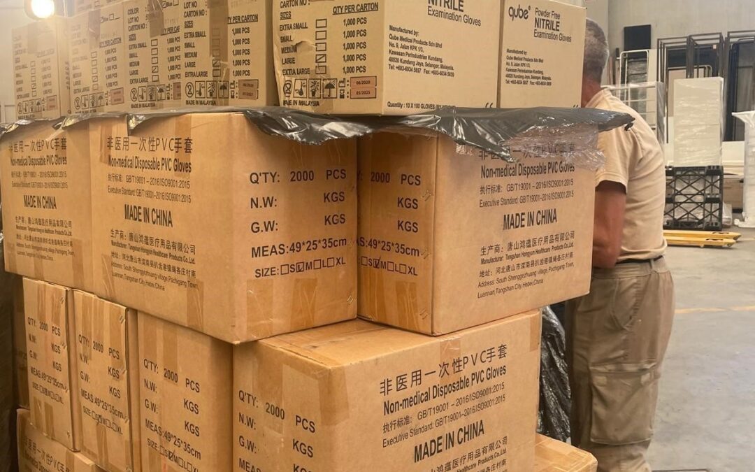 Envio de 20Toneladas de ayuda humanitaria de la Asociación Cueva Valiente a Mensajeros de la Paz Benín – África