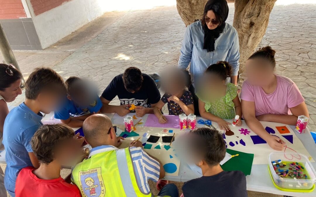 Taller de expresión artística en el Barrio de las Caracolas en Melilla