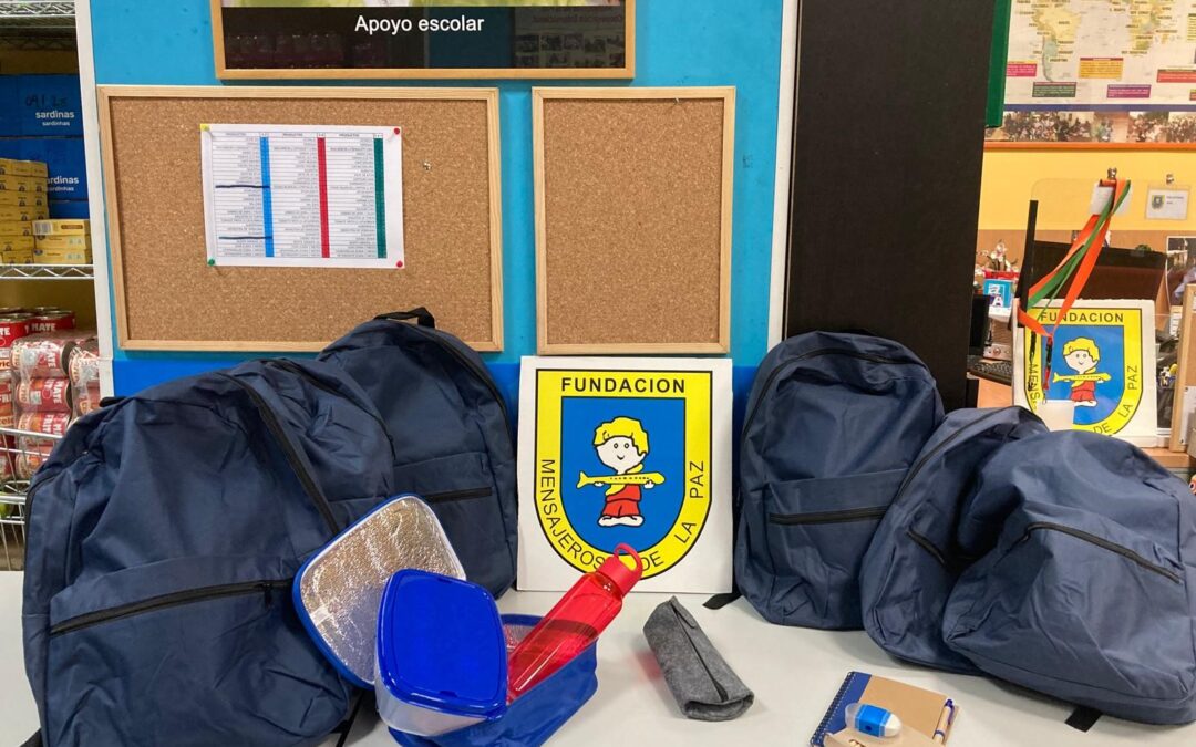 Donación mochilas Amazon