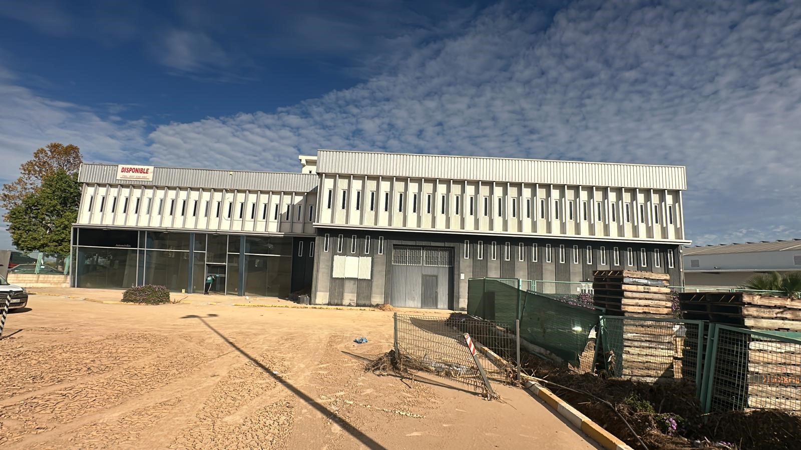 Ya contamos con una gran nave en Picanya para seguir con nuestra labor de ayuda a los damnificados por la DANA en Valencia