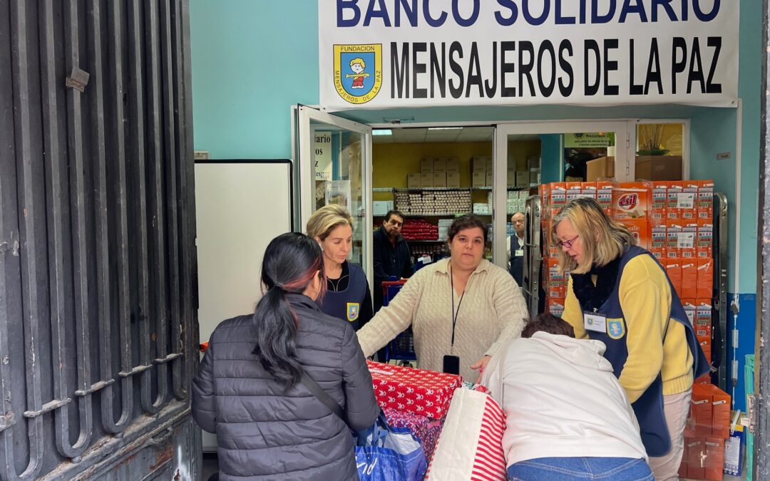 Entrega a las familias de los juguetes de la Fundación Capgemini «Ningún niño sin Navidad»