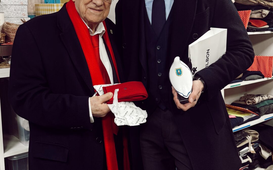 Donación de zapatilas y visita del CEO de Fundación Silbon, Pablo López
