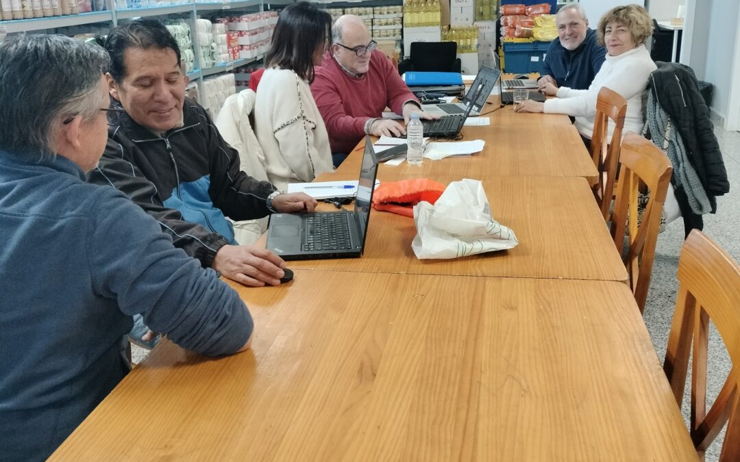 7º Taller de Alfabetización Digital organizado por Fundación Capgemini en el Centro Familiar Mensajeros de la Paz Villaverde