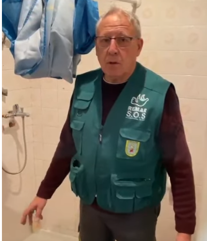 Nuestros voluntarios continúan llevando a cabo pequeñas reparaciones de luz y agua en las viviendas afectadas por la DANA