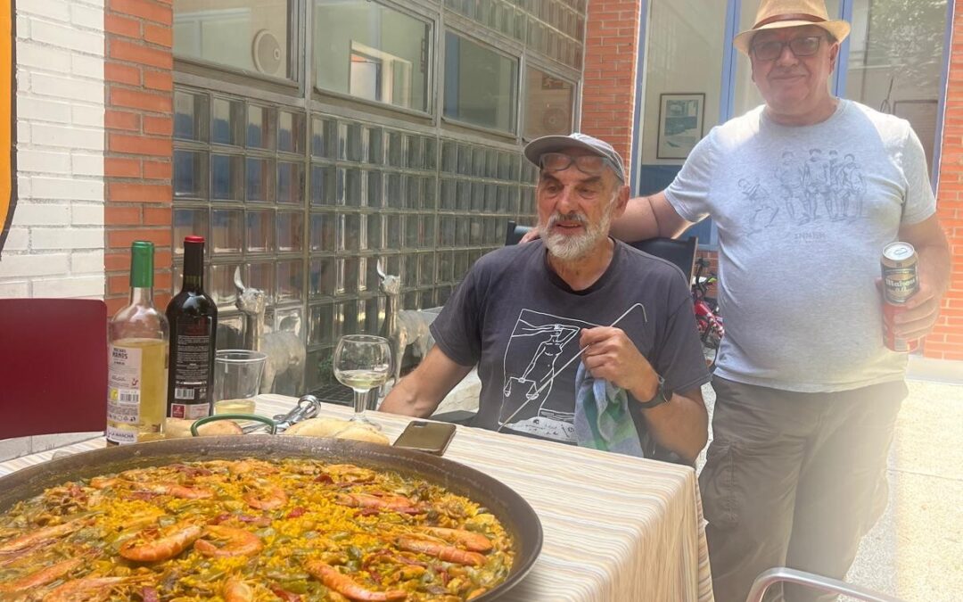 Celebración del cumpleaños del voluntario del Centro Familiar Mensajeros de la Paz el Pozo, Emilio