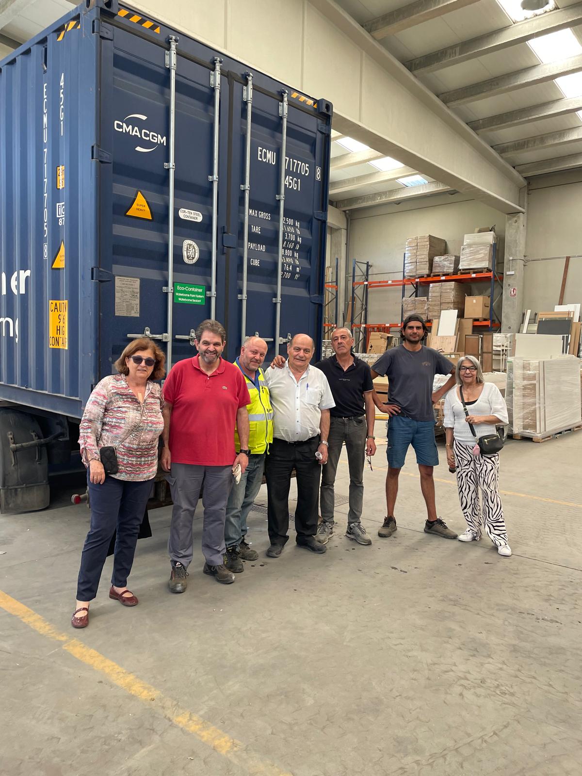 Envio de más de 25 toneladas con ayuda humanitaria para Benin – Africa gracias a la Asociación Cueva Valiente de El Espinar