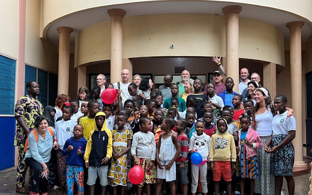 Viaje Solidario a Benín – Visita al Centro de la Alegría en Cotonou