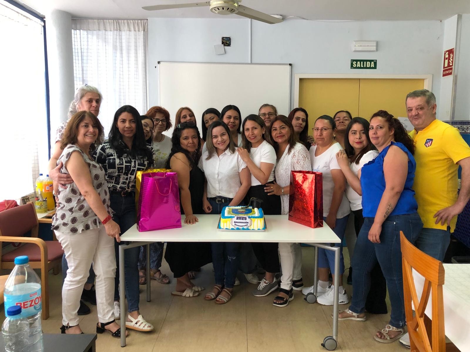 Finalización de la parte teórica de los cursos de atención sociosanitaria con certificado de profesionalidad en el Centro Familiar Mensajeros de la Paz El Pozo