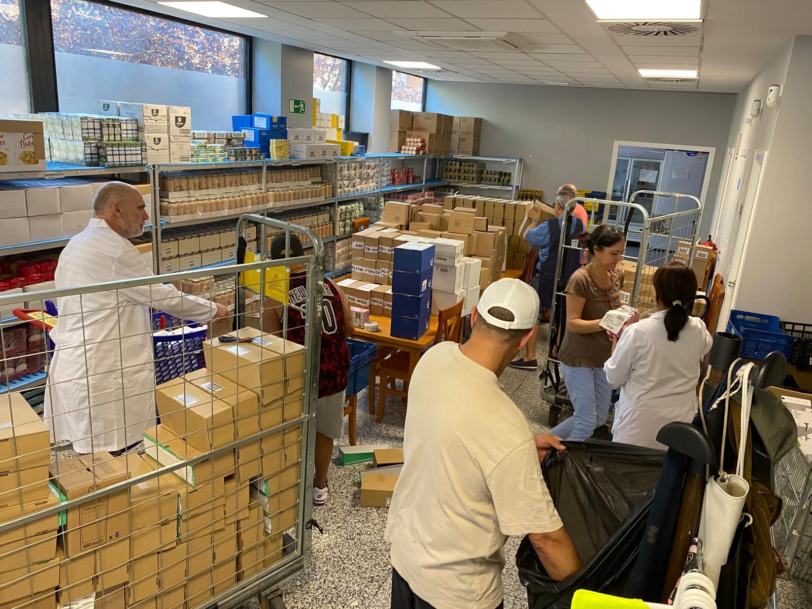 Nuestros voluntari@s se vuelcan de forma especial cuando llegan donaciones