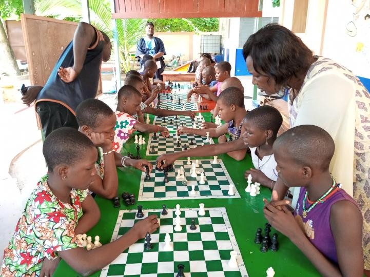 Nuestro agradecimiento a Fundación FORUS por su colaboracion en la Escuela Alternativa de la Paz en Cotonou – Benín