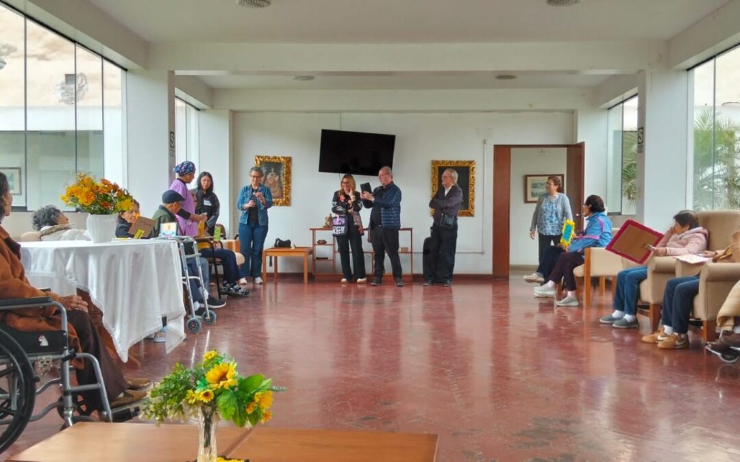 Visita a la Residencia de Mayores en Mensajeros de la Paz Perú