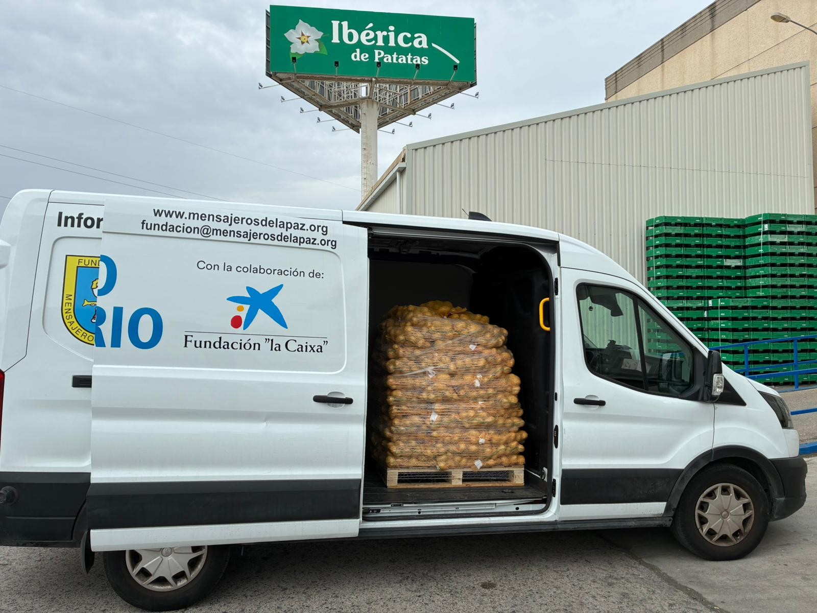 Donación de Ibérica de Patatas para nuestros Centros Familiares