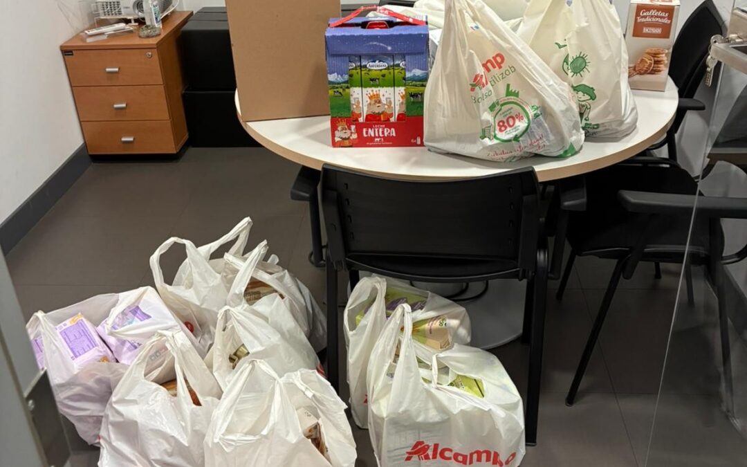 Agradecimiento colaboración AUTOROLA GROUP – entrega de alimentos