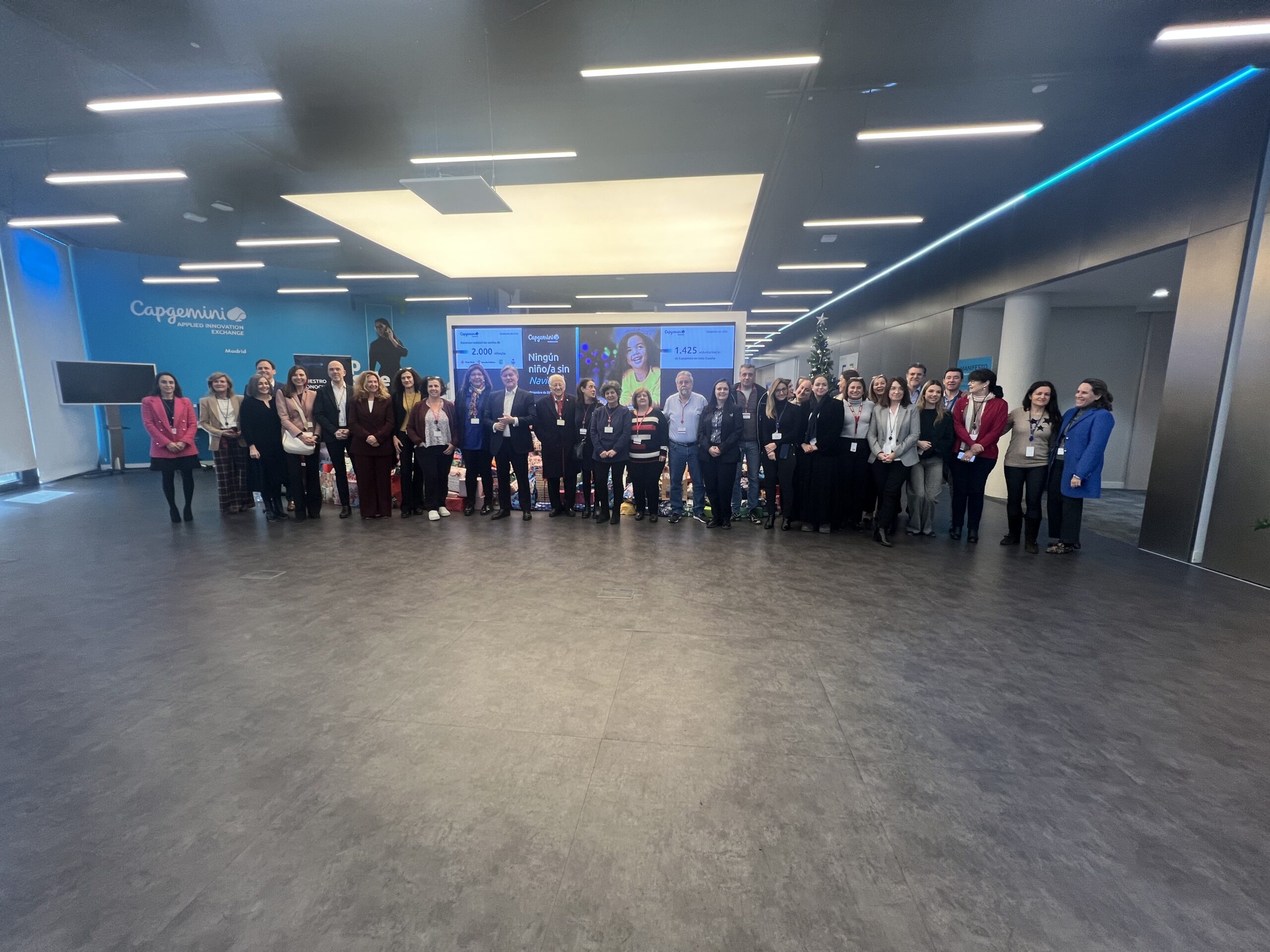 Acto de entrega del proyecto NINGUN NIÑ@ SIN NAVIDAD de la Fundación Capgemini