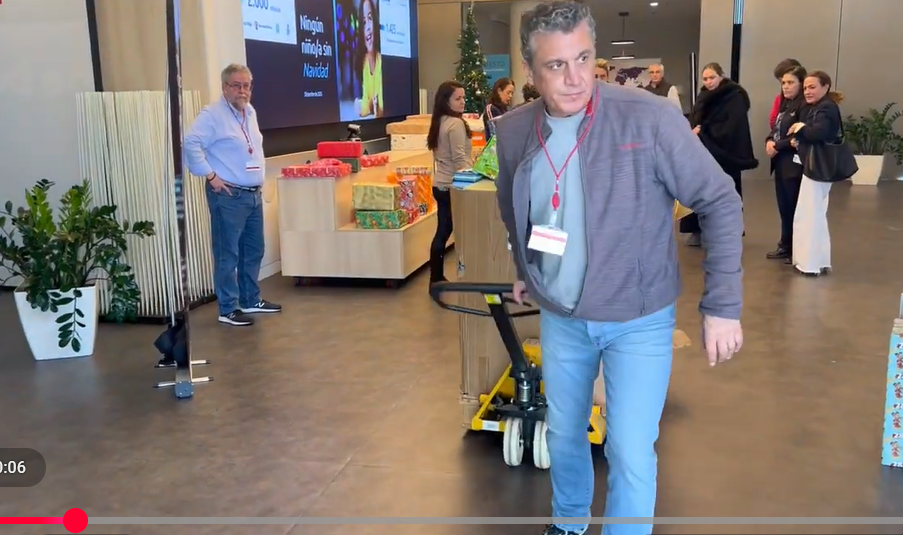 Clasificación de los juguetes y reparto de la Campaña Solidario de Fundación Capgemini